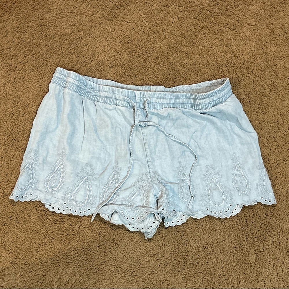 GAP Light Blue Embroidered Chambray Jean Shorts Elastic Waist Size Large - Picture 5 of 5